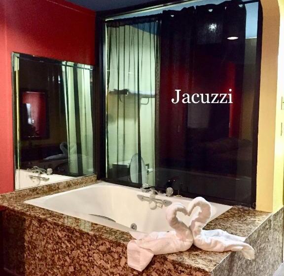 스탠다드 룸 킹사이즈 침대, Luxury Inn