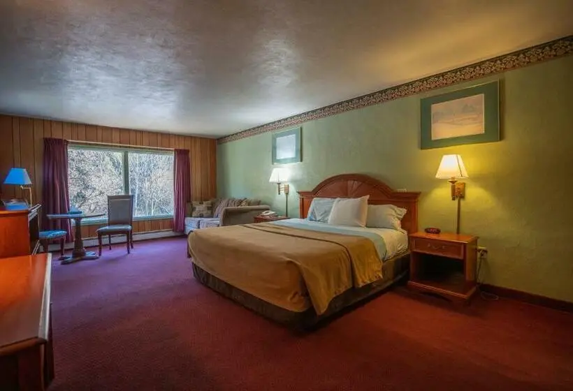 キングサイズベッドのスイートルーム, Mahoning Inn