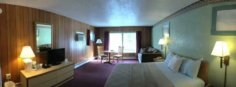 キングサイズベッドのスイートルーム, Mahoning Inn