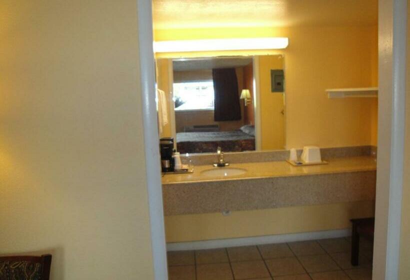 스탠다드 룸 킹사이즈 침대, Poteau Inn