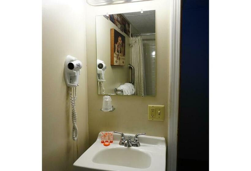 غرفه قياسيه سريرين مزدوجين, Stay Berkshires