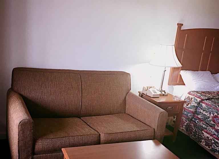 带大床的标准间, Travelers Inn Elizabethton