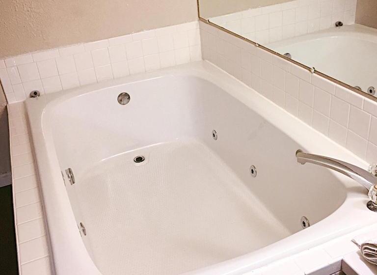 جناح سرير كينج, Travelers Inn Elizabethton