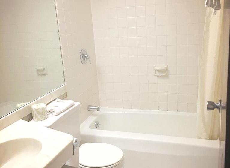 带大床的套房, Travelers Inn Elizabethton