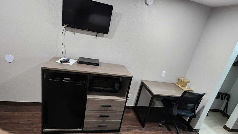 غرفه قياسيه سريرين مزدوجين, Value Lodge