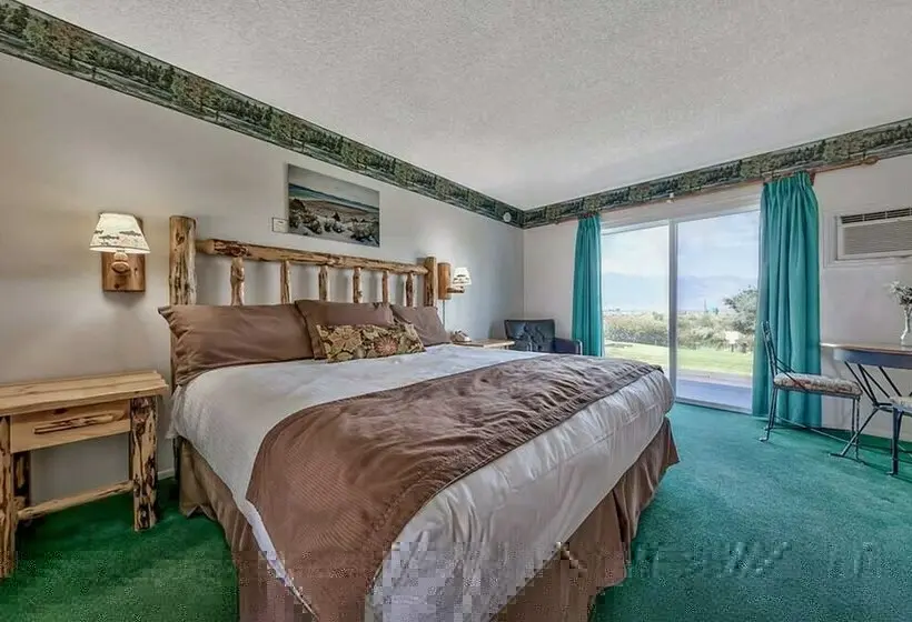 キングサイズベッドのスタンダードルーム, Walker River Lodge