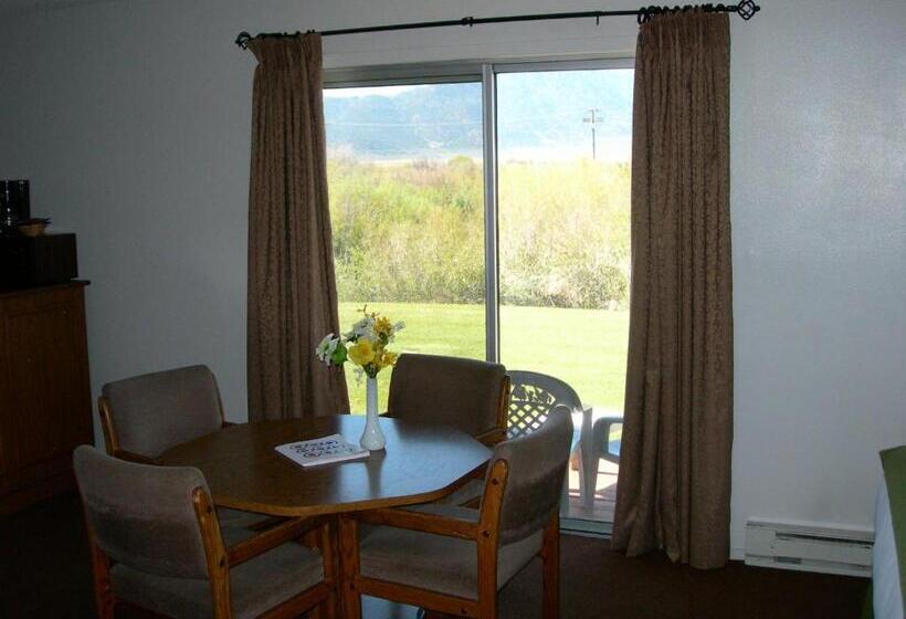 4인용 스탠다드 룸, Walker River Lodge