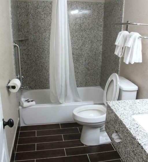 キングサイズベッドのスタンダードルーム, Westbridge Inn & Suites