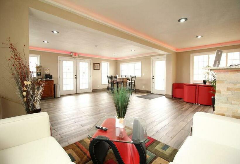 キングサイズベッドのスタンダードルーム, Westbridge Inn & Suites