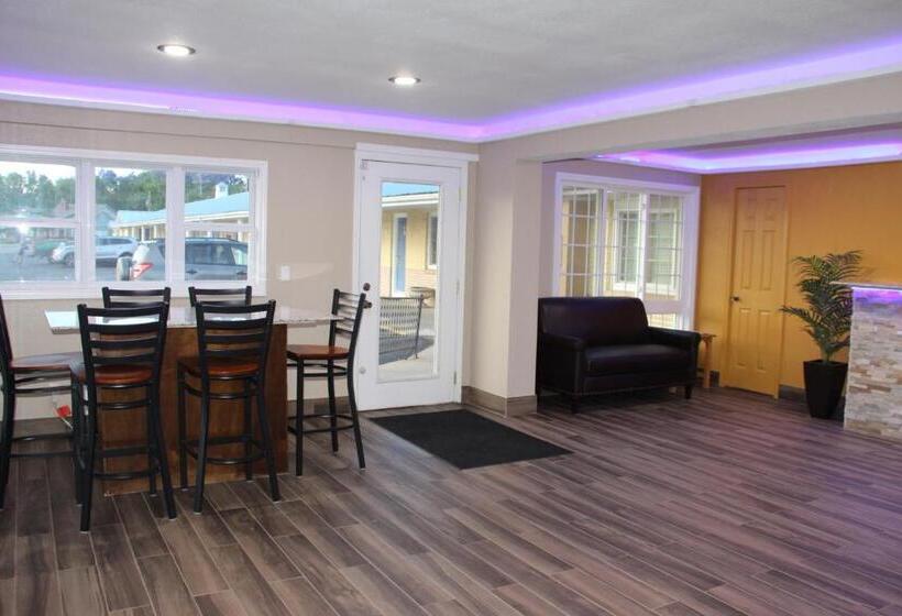 ２ダブルベッドのスタンダードルーム, Westbridge Inn & Suites