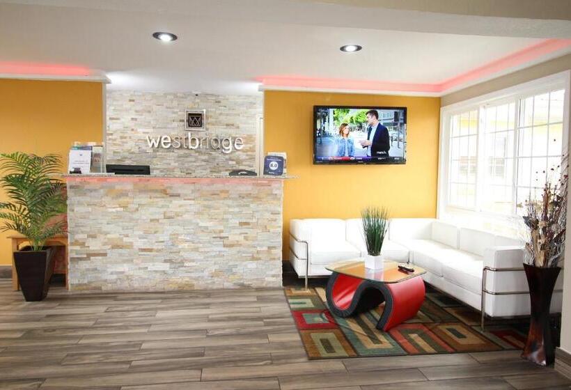带2个双人床的标准工作室, Westbridge Inn & Suites