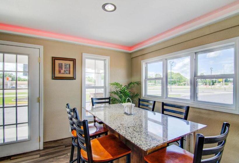 スタンダードトリプルルーム, Westbridge Inn & Suites