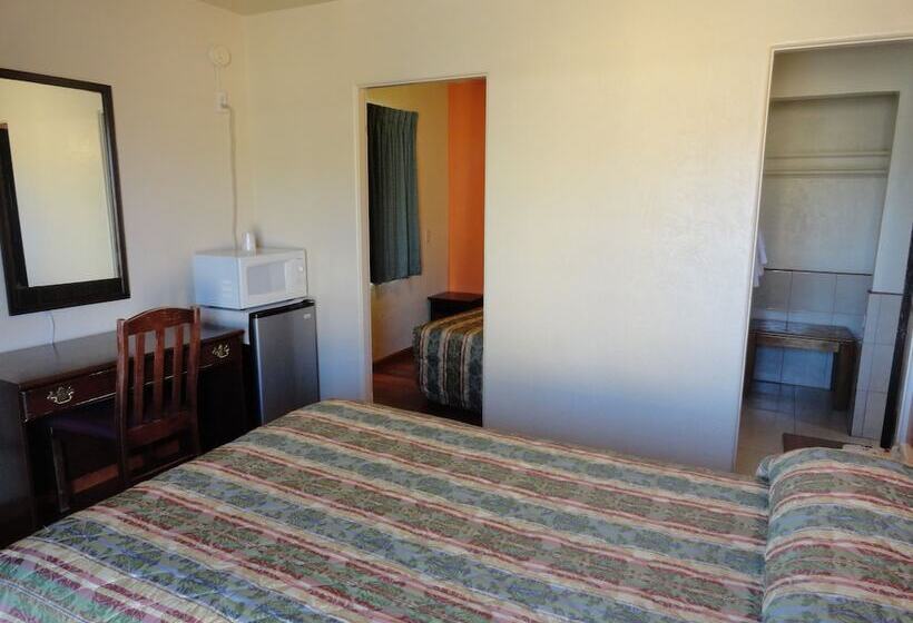 חדר סטנדרט שתי מיטות זוגיות, Sunset Motel