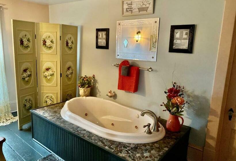 جناح مزود بجاكوزى, The Bella Ella Bed And Breakfast