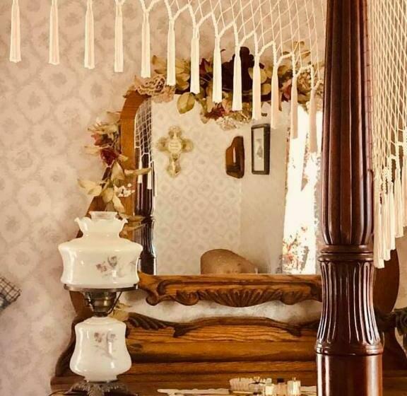 جناح مزود بجاكوزى, The Bella Ella Bed And Breakfast