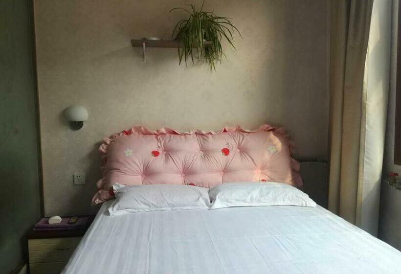 Номер Стандарт, Hongmen Hostel