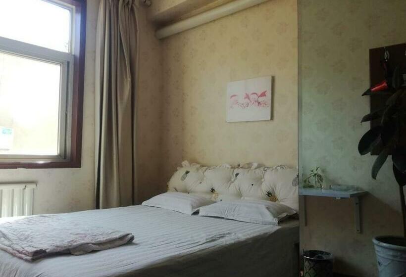 Номер Стандарт, Hongmen Hostel