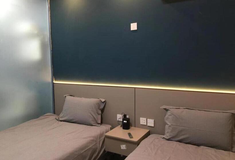 Номер Стандарт, Hongmen Hostel