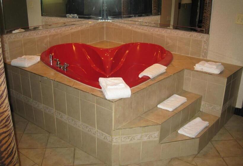 جناح مزود بجاكوزى, Budget Inn Temple Hills