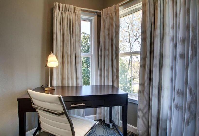 اتاق استاندارد با تخت بزرگ, Finial Bw Premier Collection Oxford   Anniston