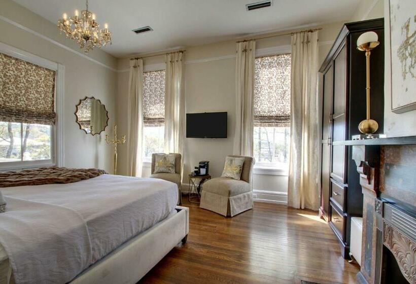 سوئیت با تخت بزرگ, Finial Bw Premier Collection Oxford   Anniston