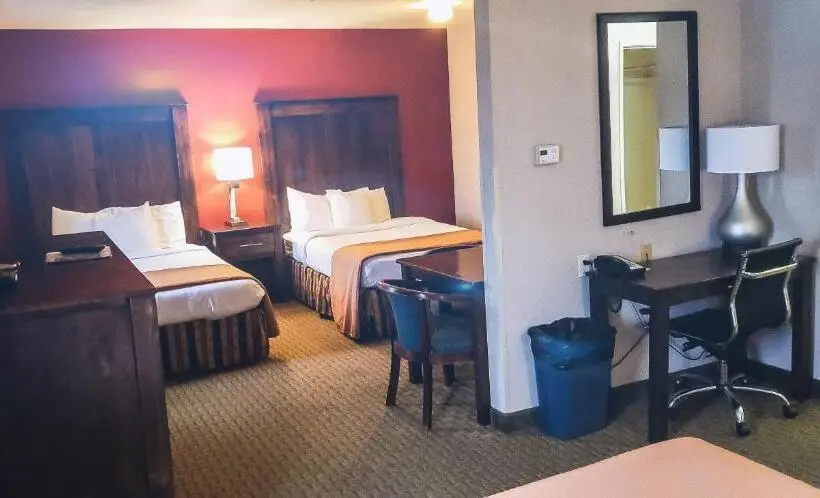 Perhehuone, Inn America Lewiston