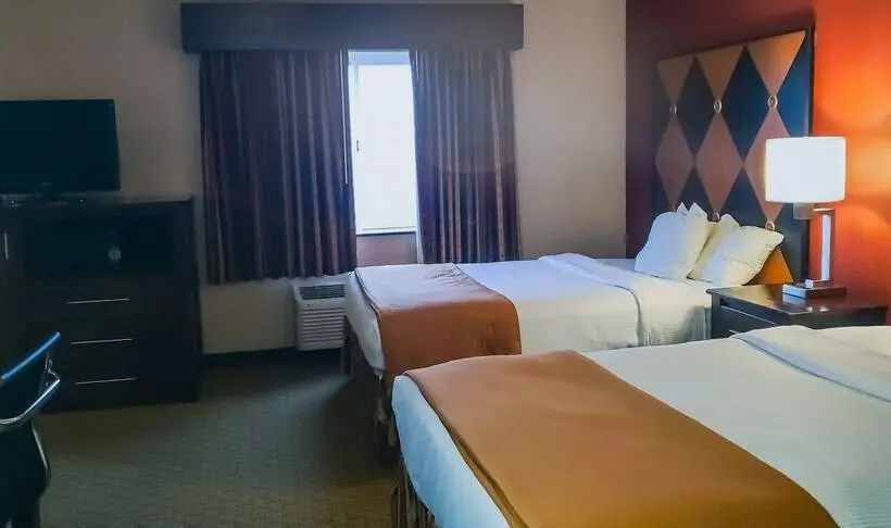 Perhehuone, Inn America Lewiston