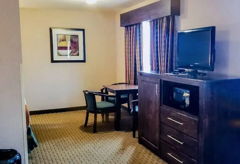 Perhehuone, Inn America Lewiston
