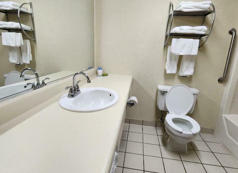 غرفة قياسية سرير كينج, Katahdin Inn & Suites