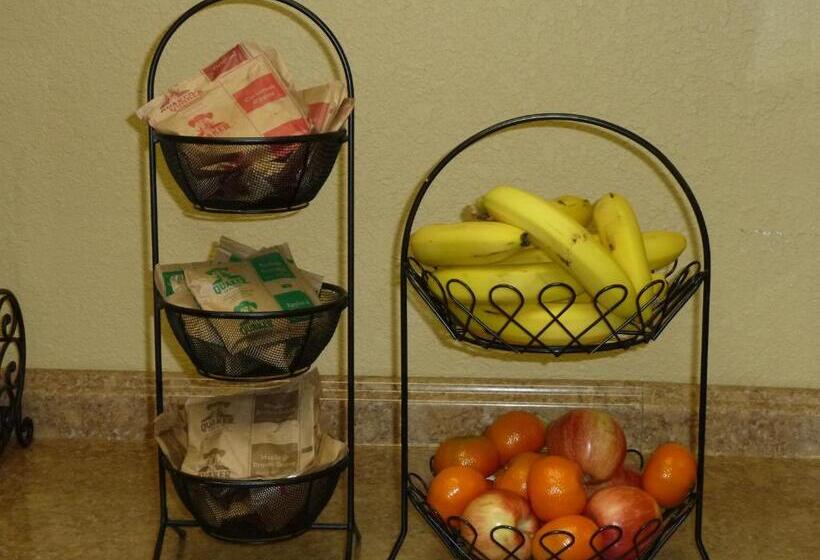 غرفة قياسية سرير كينج, Katahdin Inn & Suites