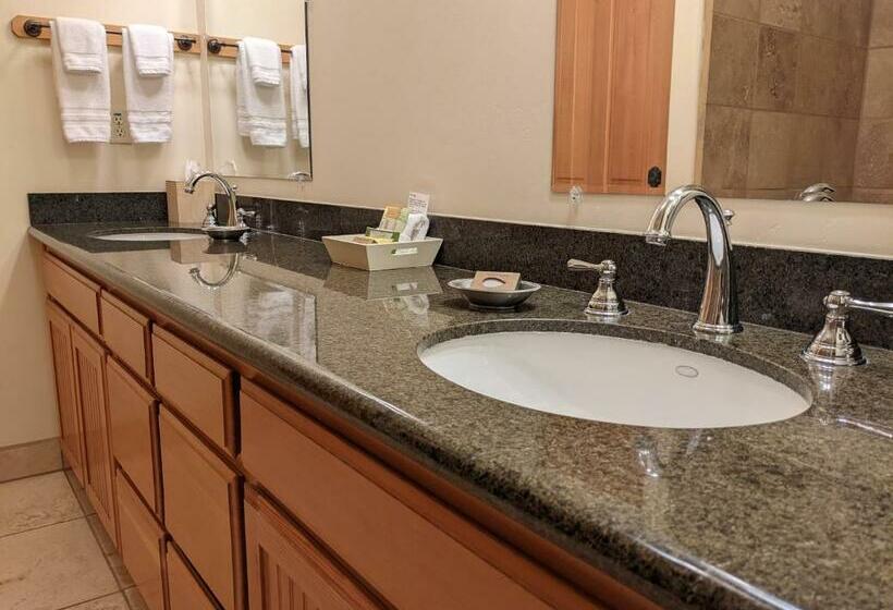 جناح دور أخير, Lodge At Sandpoint