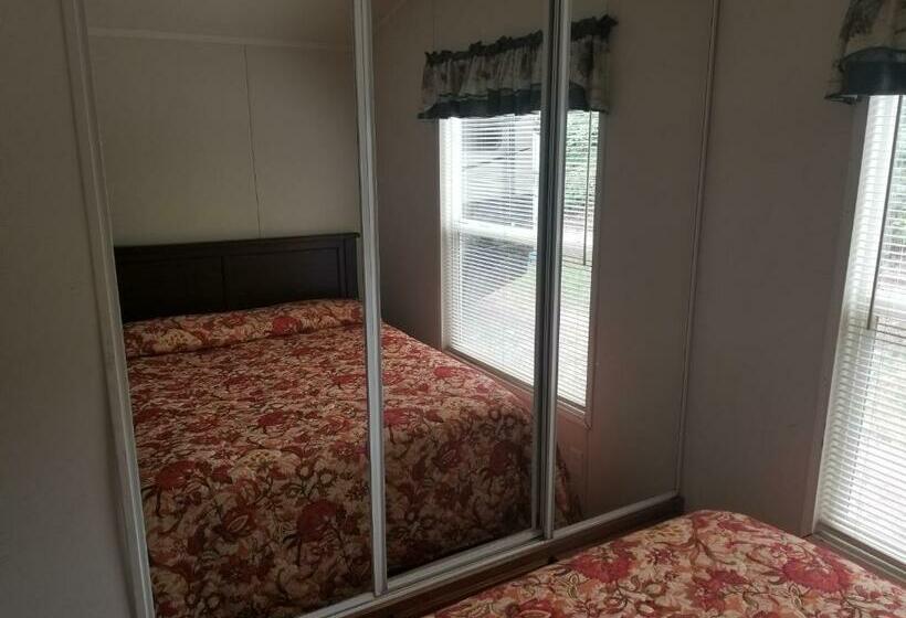 １ベッドルームハウス, Paradise Cove Rv Resort & Marina