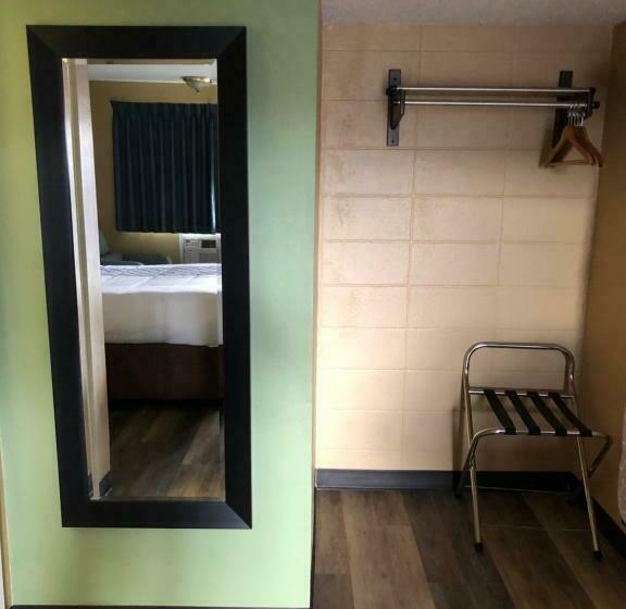 Номер Стандарт, Knights Inn Motel