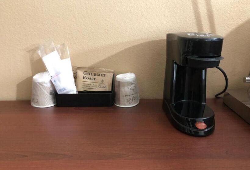 Стандартный Номер Кровать Кинг, Knights Inn Motel