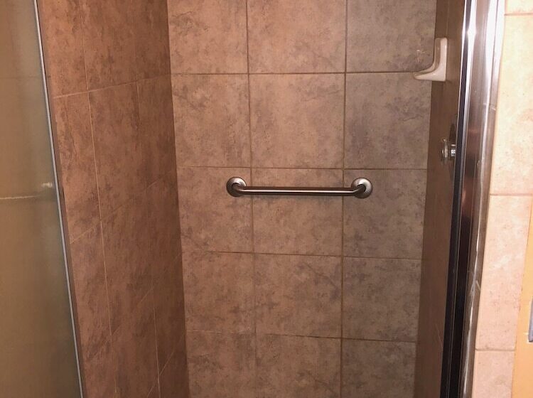 Номер Стандарт, Knights Inn Motel