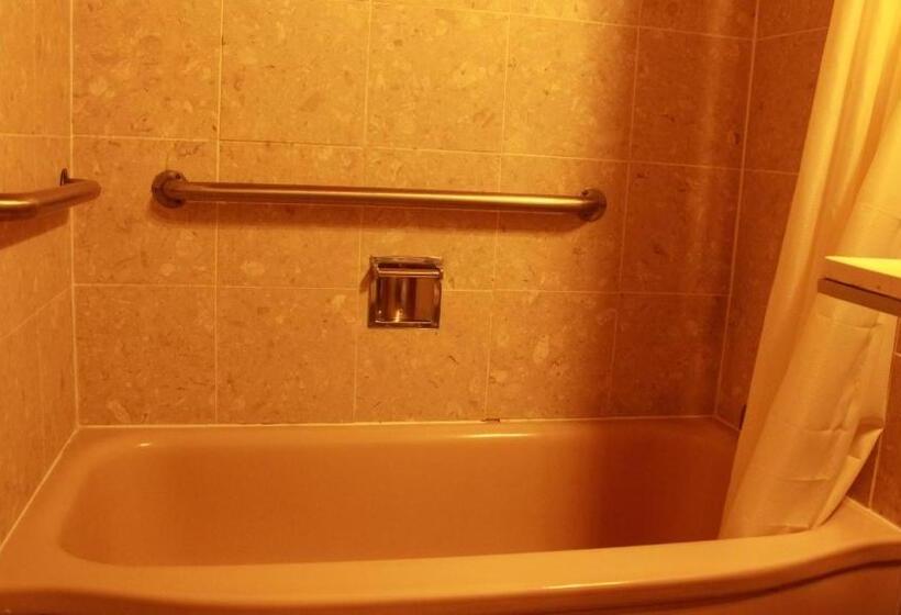 Номер Стандарт Адаптированный для Инвалидов, Budget Inn  Yreka