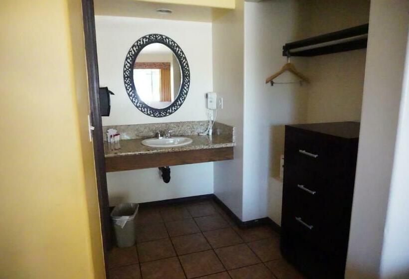 غرفه قياسيه سريرين مزدوجين, Casa Bella Inn Downtown La