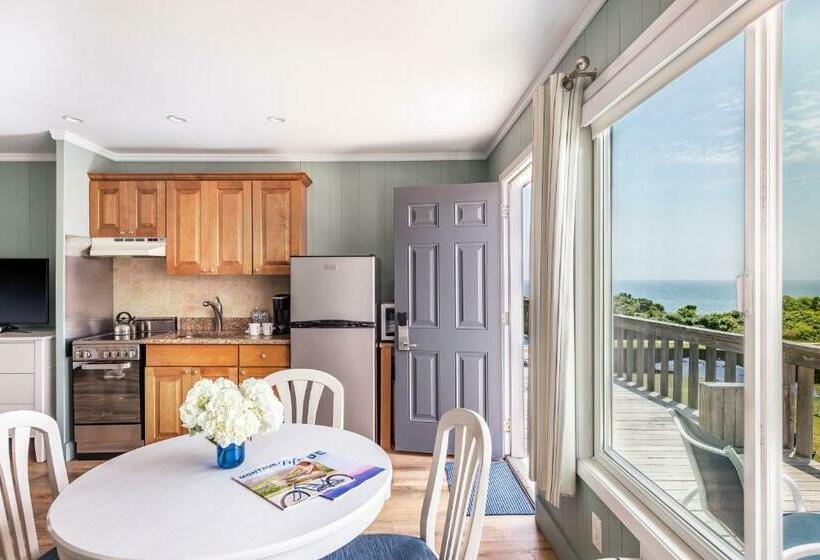 סוויטה, Hartman's Briney Breezes Beach Resort