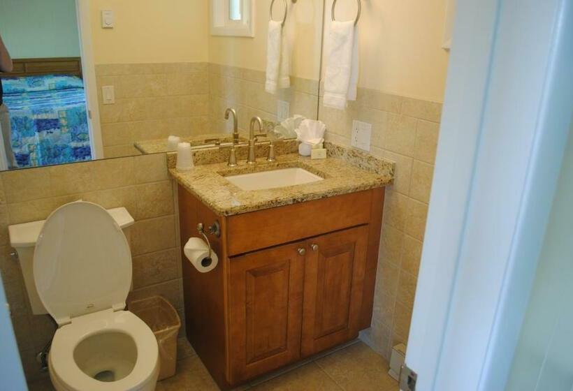 סטודיו דלוקס, Hartman's Briney Breezes Beach Resort