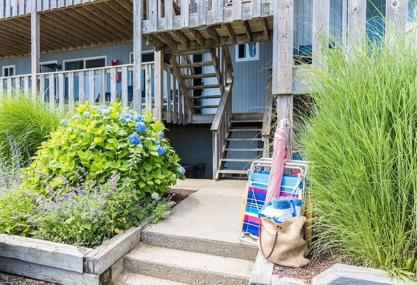 סטודיו דלוקס, Hartman's Briney Breezes Beach Resort