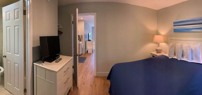 סוויטה, Hartman's Briney Breezes Beach Resort