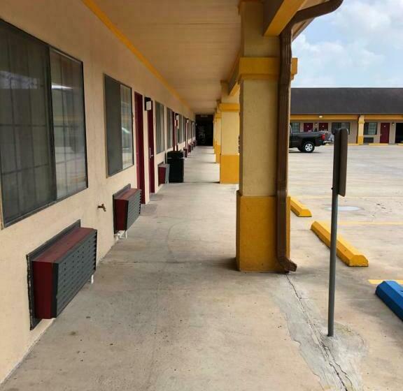 חדר סטנדרט עם מיטת קינג, Los Fresnos Inn And Suites