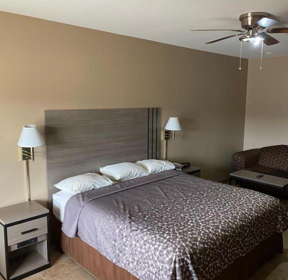 חדר סטנדרט עם מיטת קינג, Los Fresnos Inn And Suites