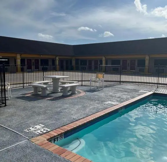 Deluxe Yhden Hengen Huone, Los Fresnos Inn And Suites