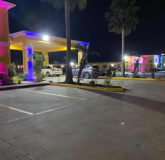 带大床的标准间, Los Fresnos Inn And Suites