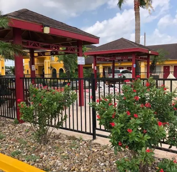 Deluxe Yhden Hengen Huone, Los Fresnos Inn And Suites