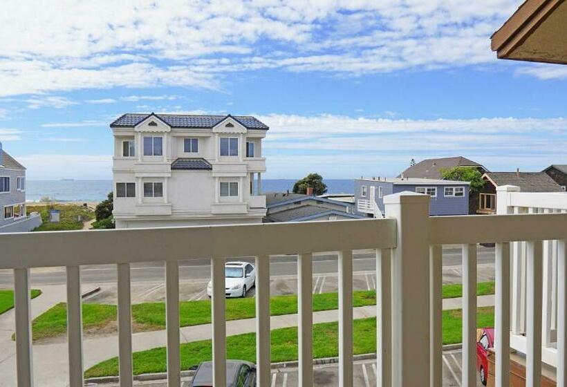 Номер Deluxe Вид на Море, Ocean Surf Inn & Suites