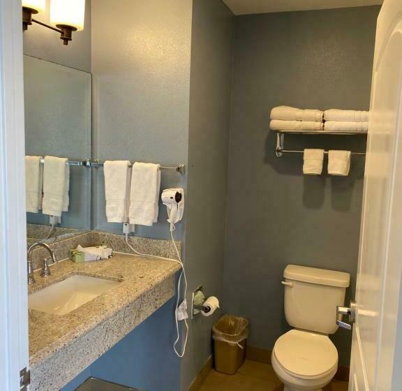 Номер Deluxe Вид на Море, Ocean Surf Inn & Suites