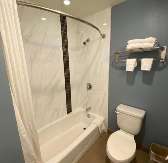 Номер Deluxe Кровать Кинг, Ocean Surf Inn & Suites