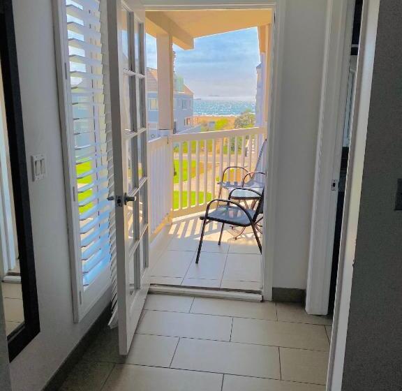 Habitación Premium Vista al Mar., Ocean Surf Inn & Suites